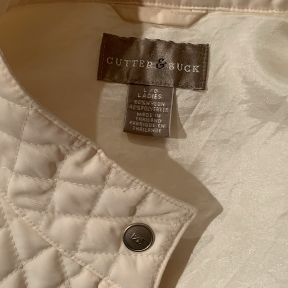 Cutter and buck golf vest. - Picture 4 of 4